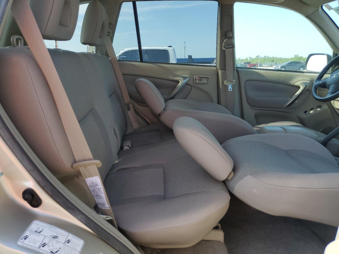2004 TOYOTA RAV4