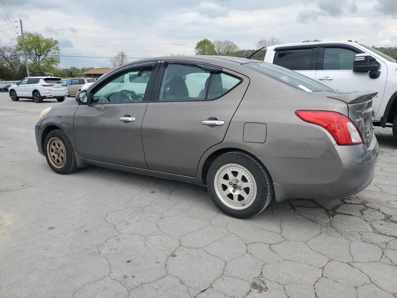 2014 NISSAN VERSA