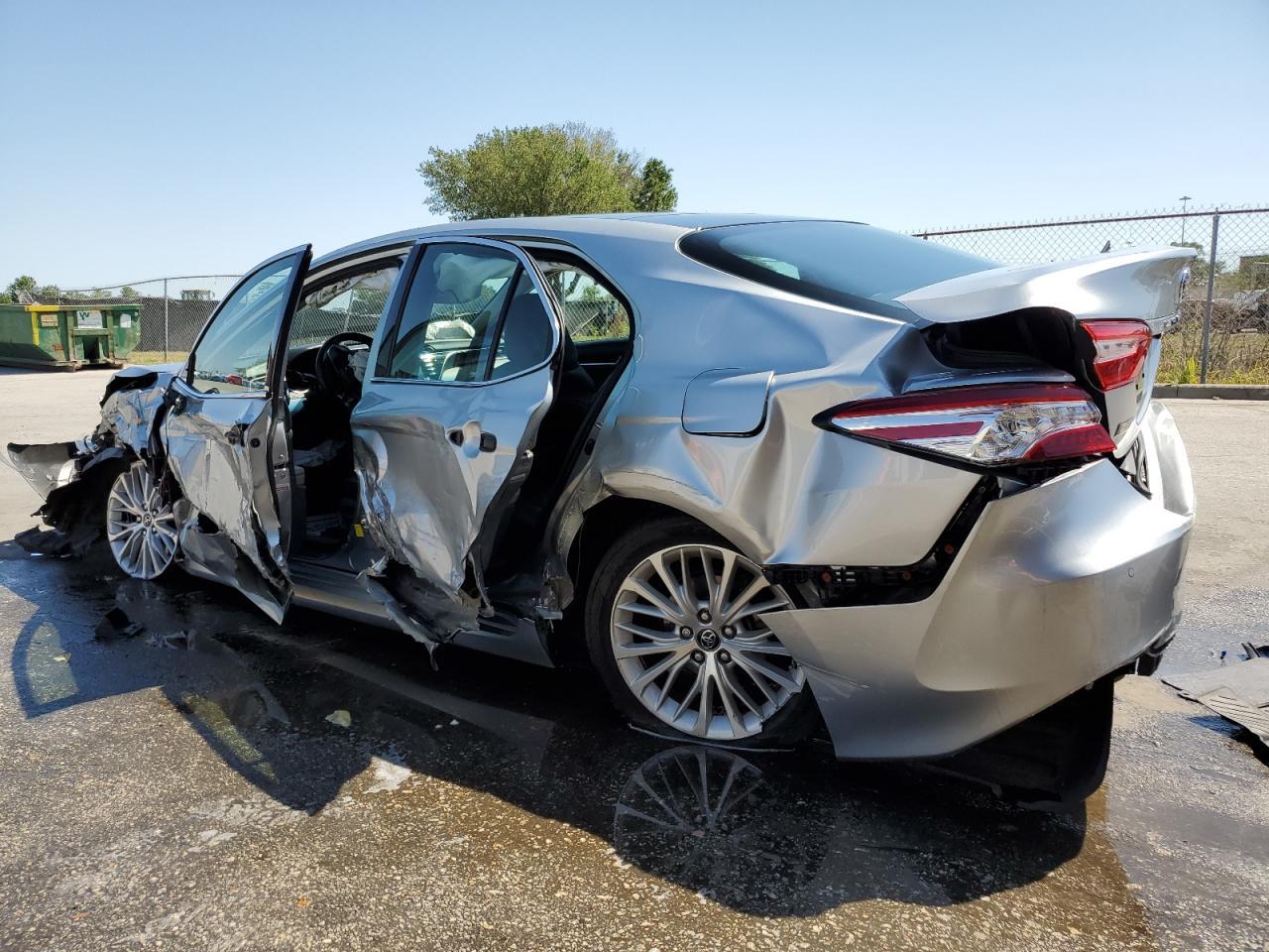 2018 TOYOTA CAMRY