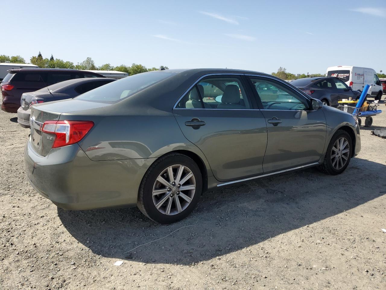 2014 TOYOTA CAMRY