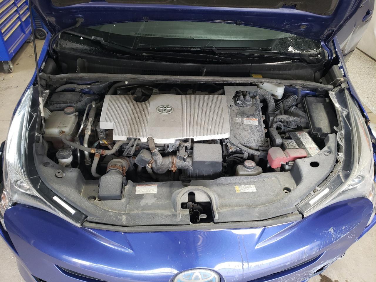 2016 TOYOTA PRIUS