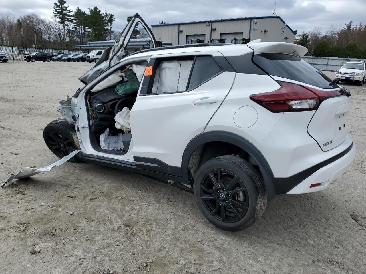 2022 NISSAN KICKS