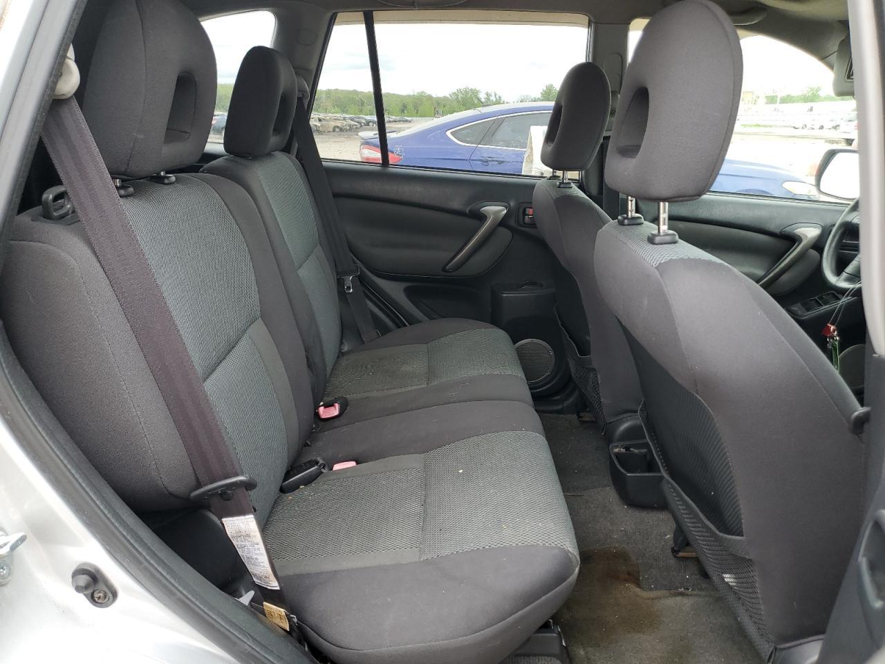 2004 TOYOTA RAV4
