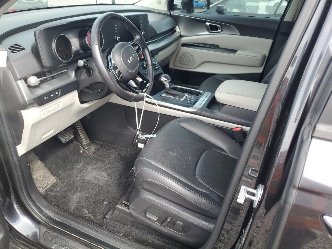 2023 KIA Carnival