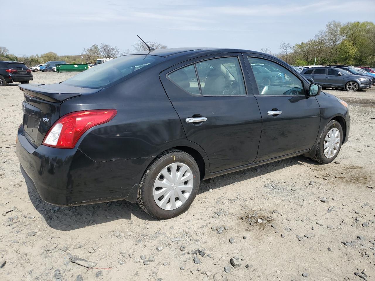 2016 NISSAN VERSA