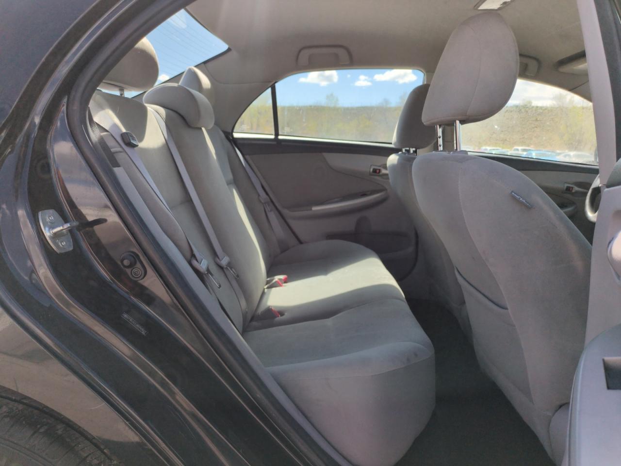 2011 TOYOTA COROLLA