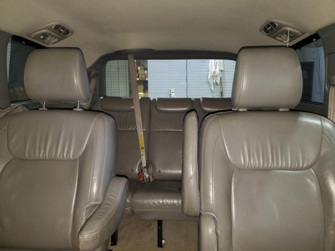 2009 TOYOTA SIENNA