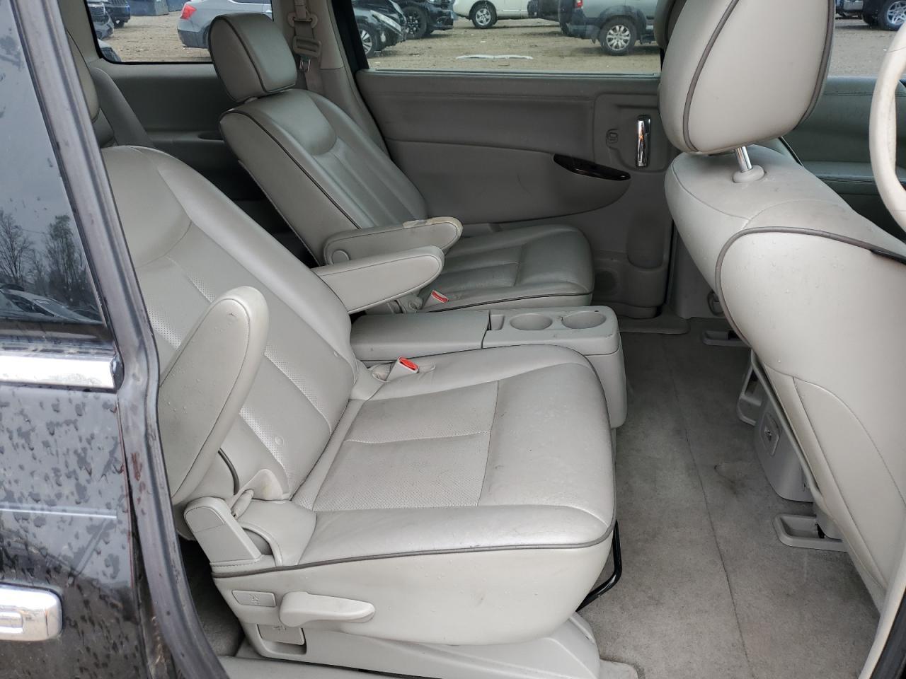 2011 NISSAN Quest