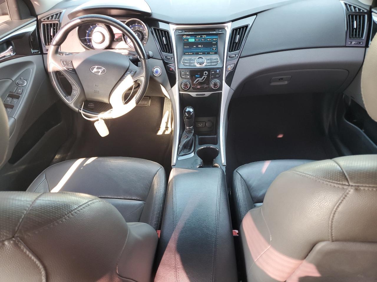 2011 HYUNDAI SONATA