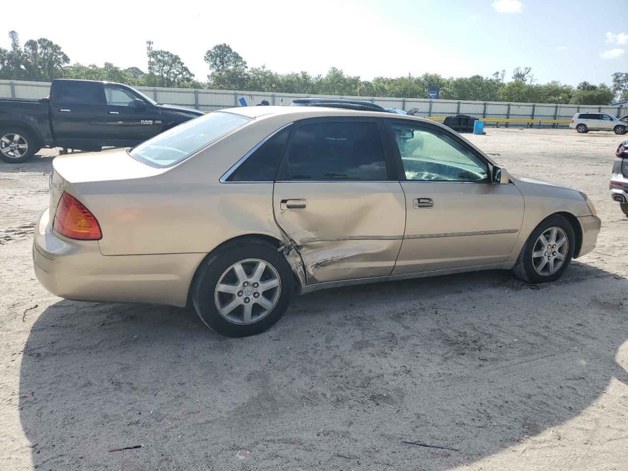 2001 TOYOTA Avalon