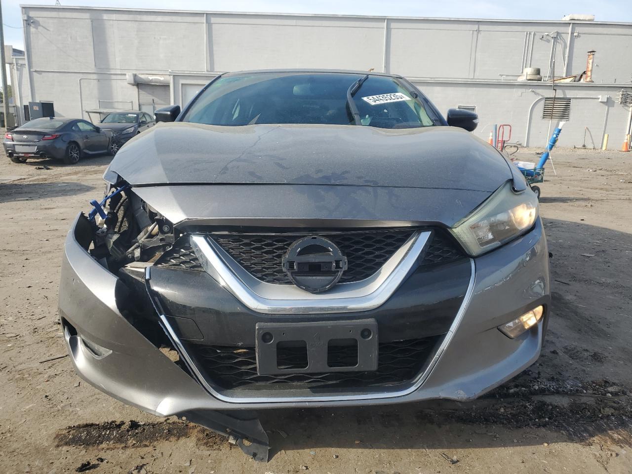 2016 NISSAN Maxima