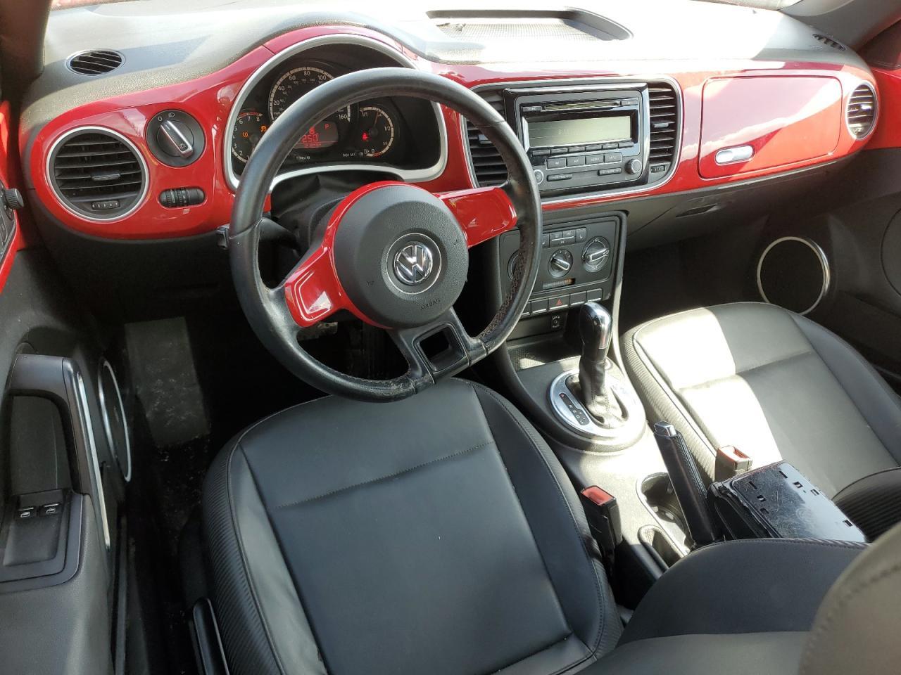 2013 VOLKSWAGEN Beetle