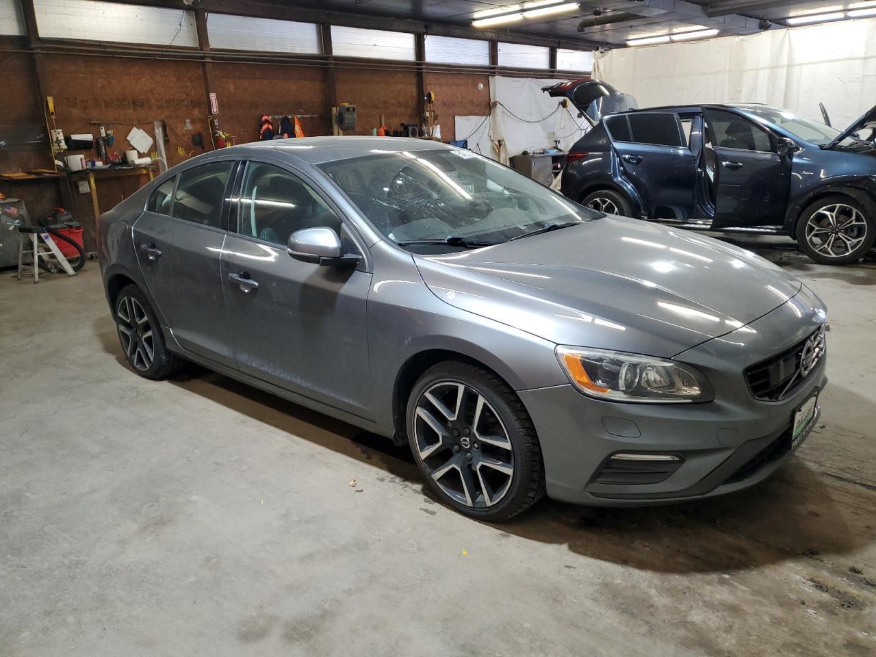 2017 VOLVO S60