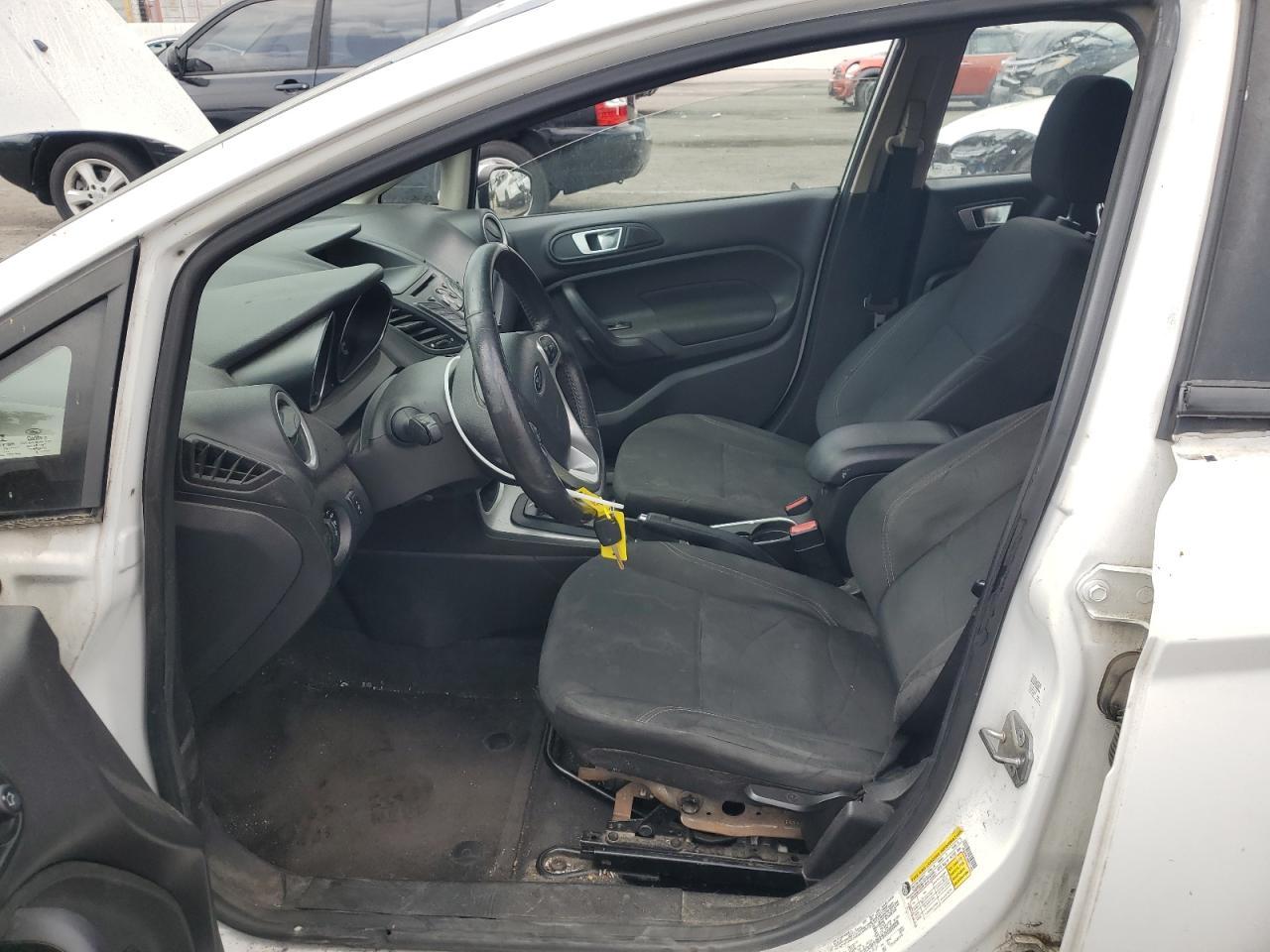 2016 FORD Fiesta