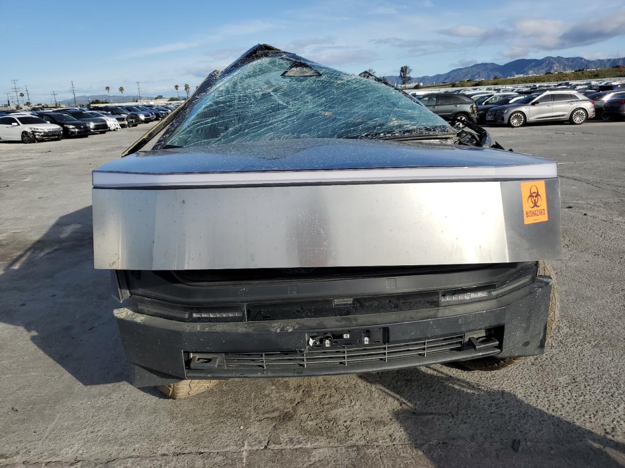 2024 TESLA Cybertruck