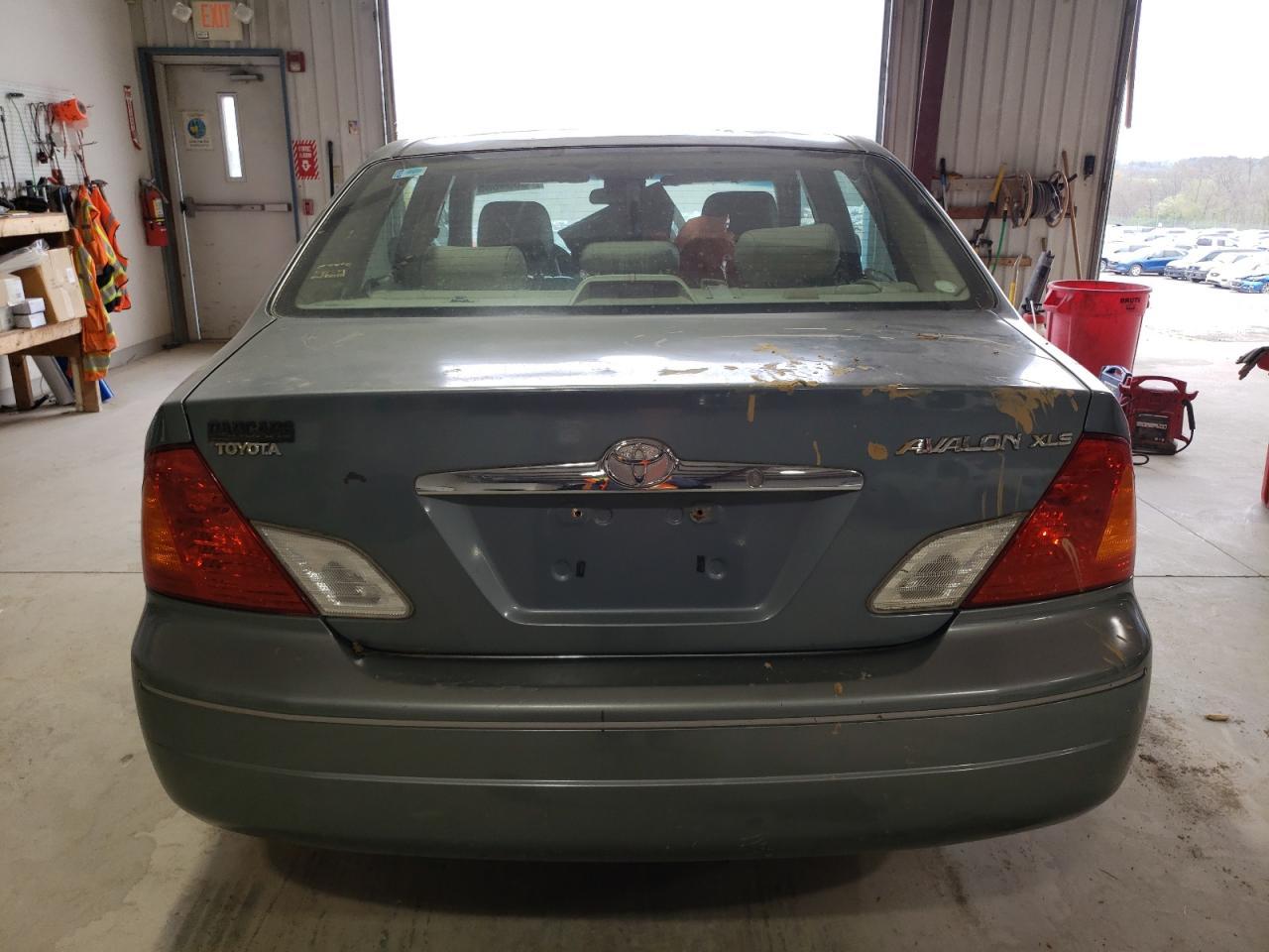 2011 TOYOTA Avalon
