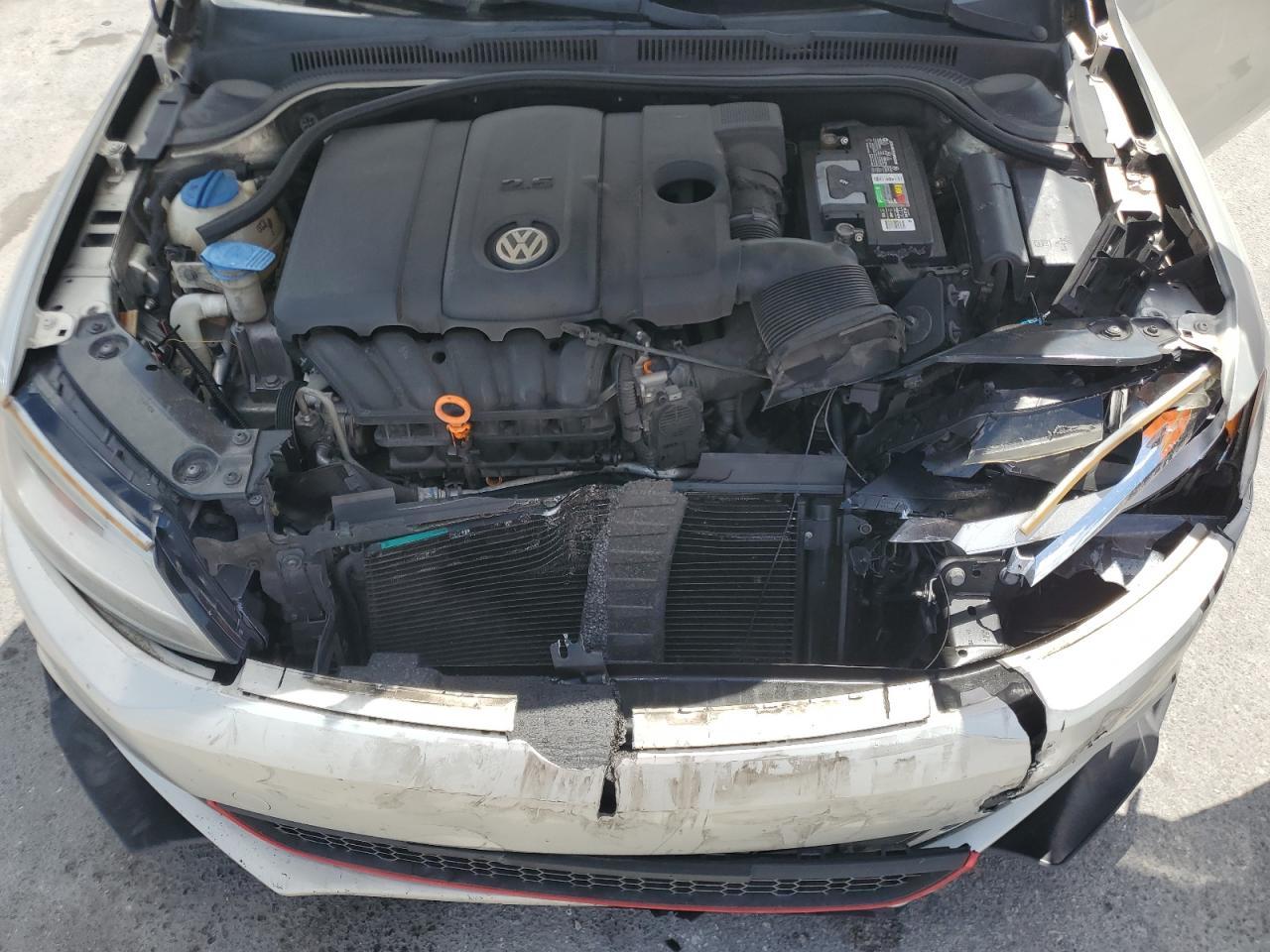 2011 VOLKSWAGEN JETTA