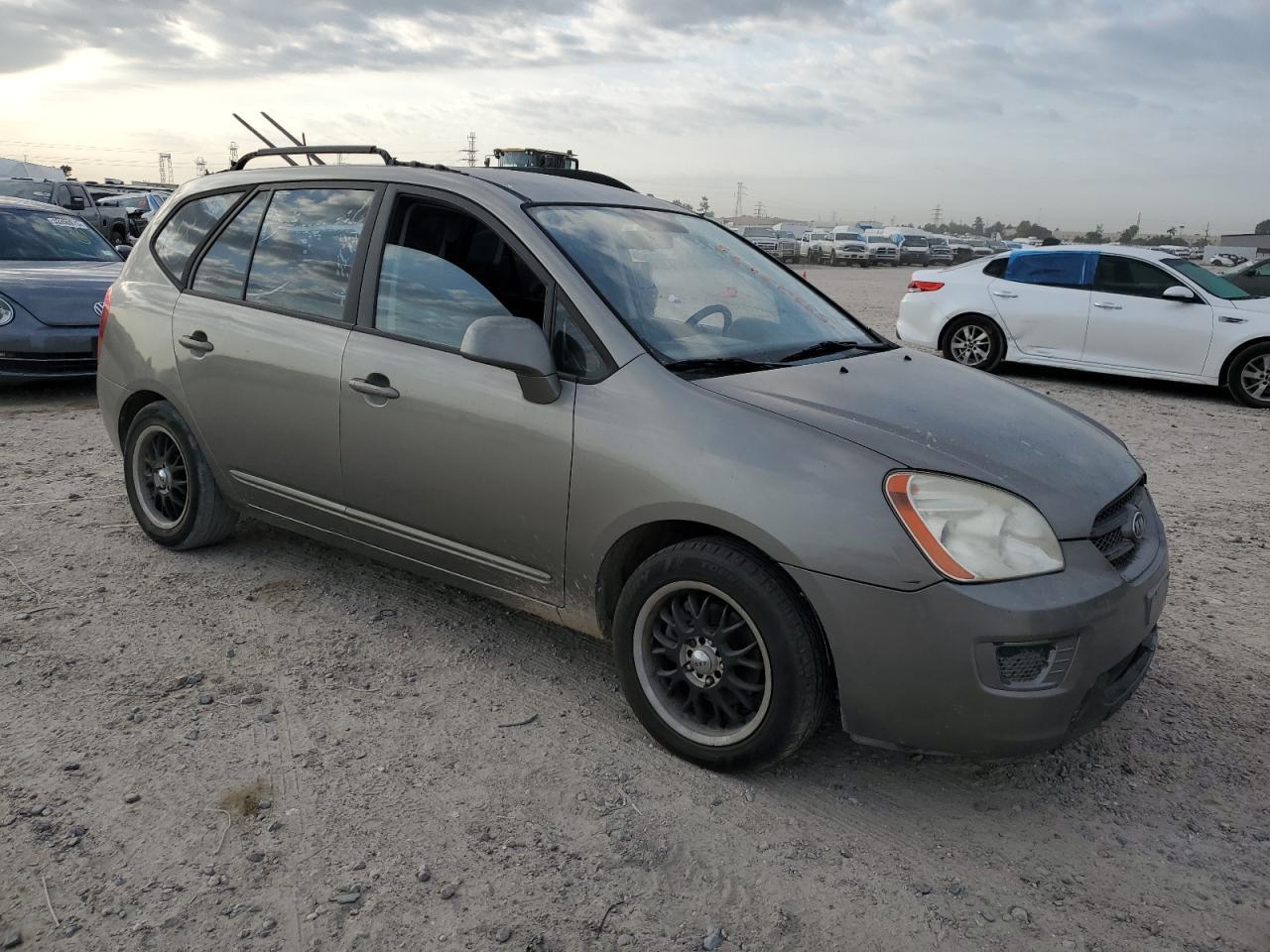 2009 KIA RONDO