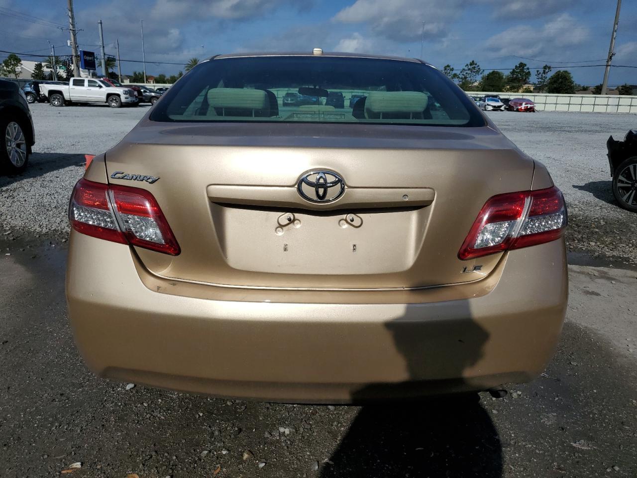 2011 TOYOTA CAMRY