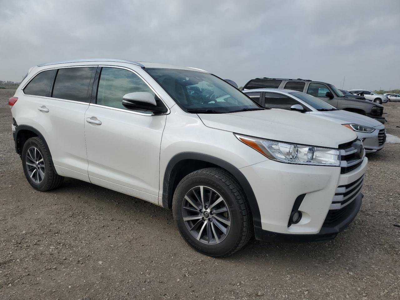 2018 TOYOTA HIGHLANDER