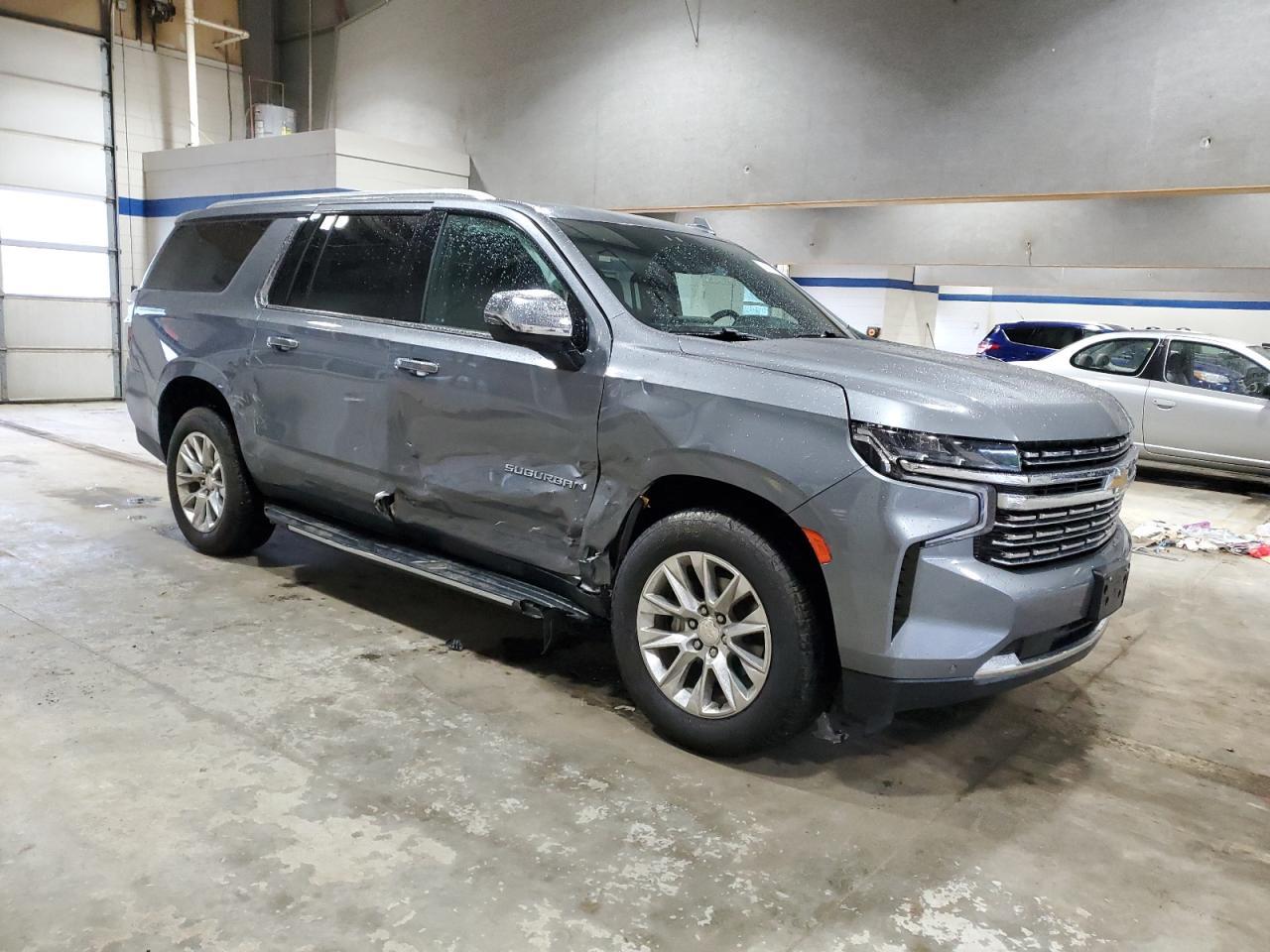 2022 CHEVROLET Suburban