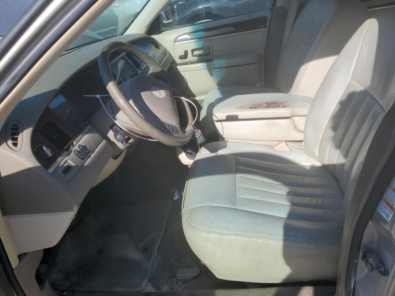 2003 LINCOLN Town Car