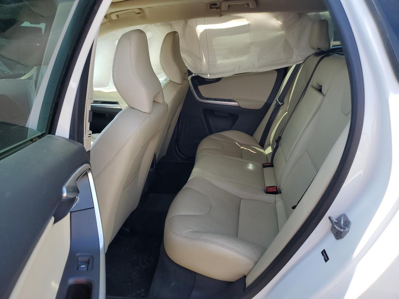 2016 VOLVO XC60