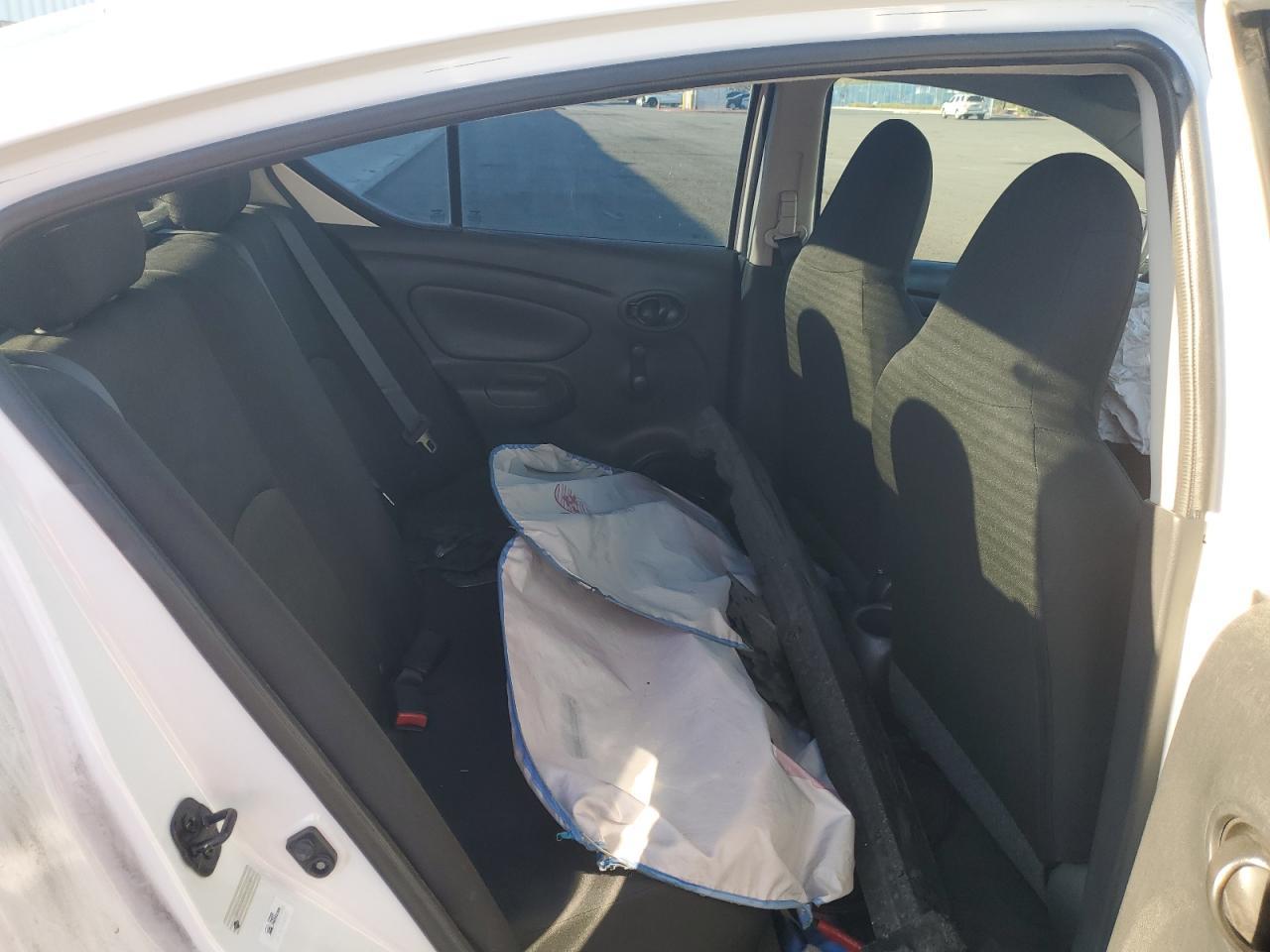 2017 NISSAN VERSA