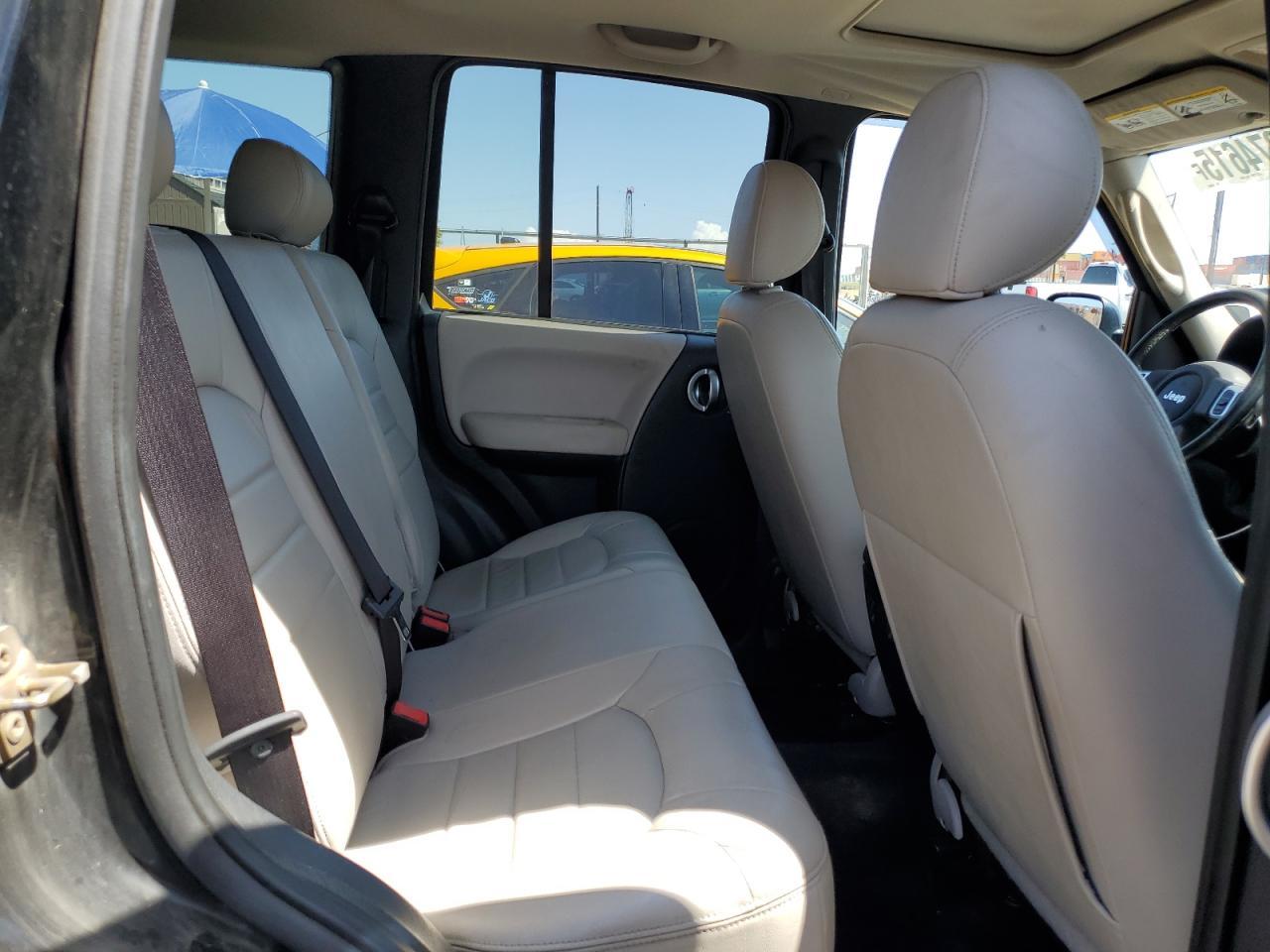 2004 JEEP Liberty