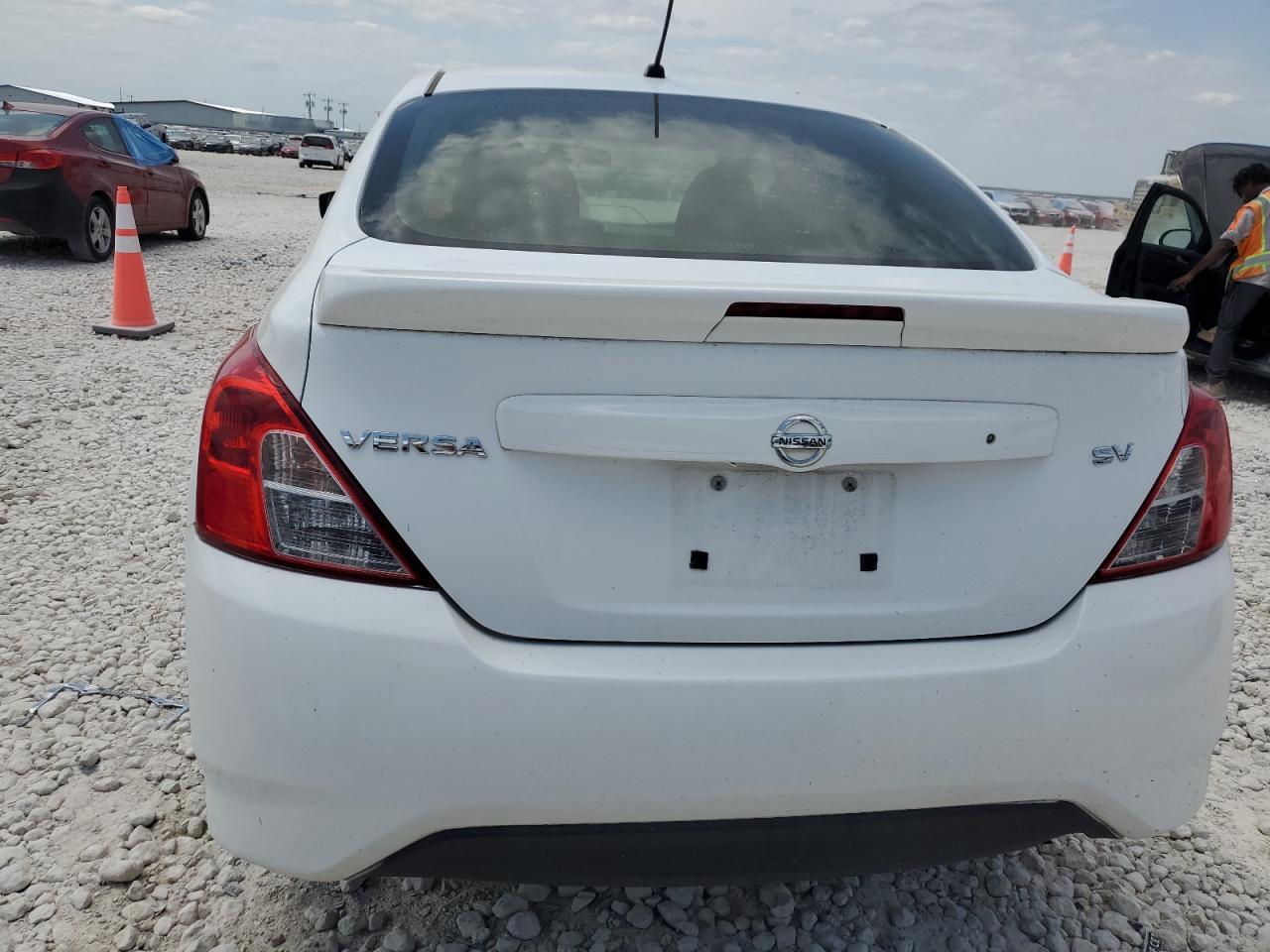 2018 NISSAN VERSA