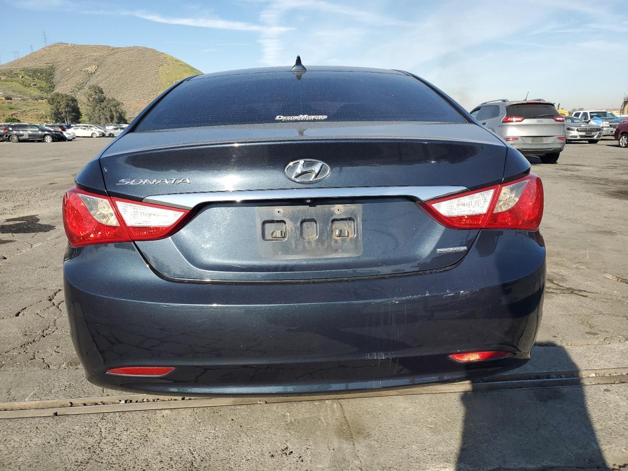 2011 HYUNDAI SONATA