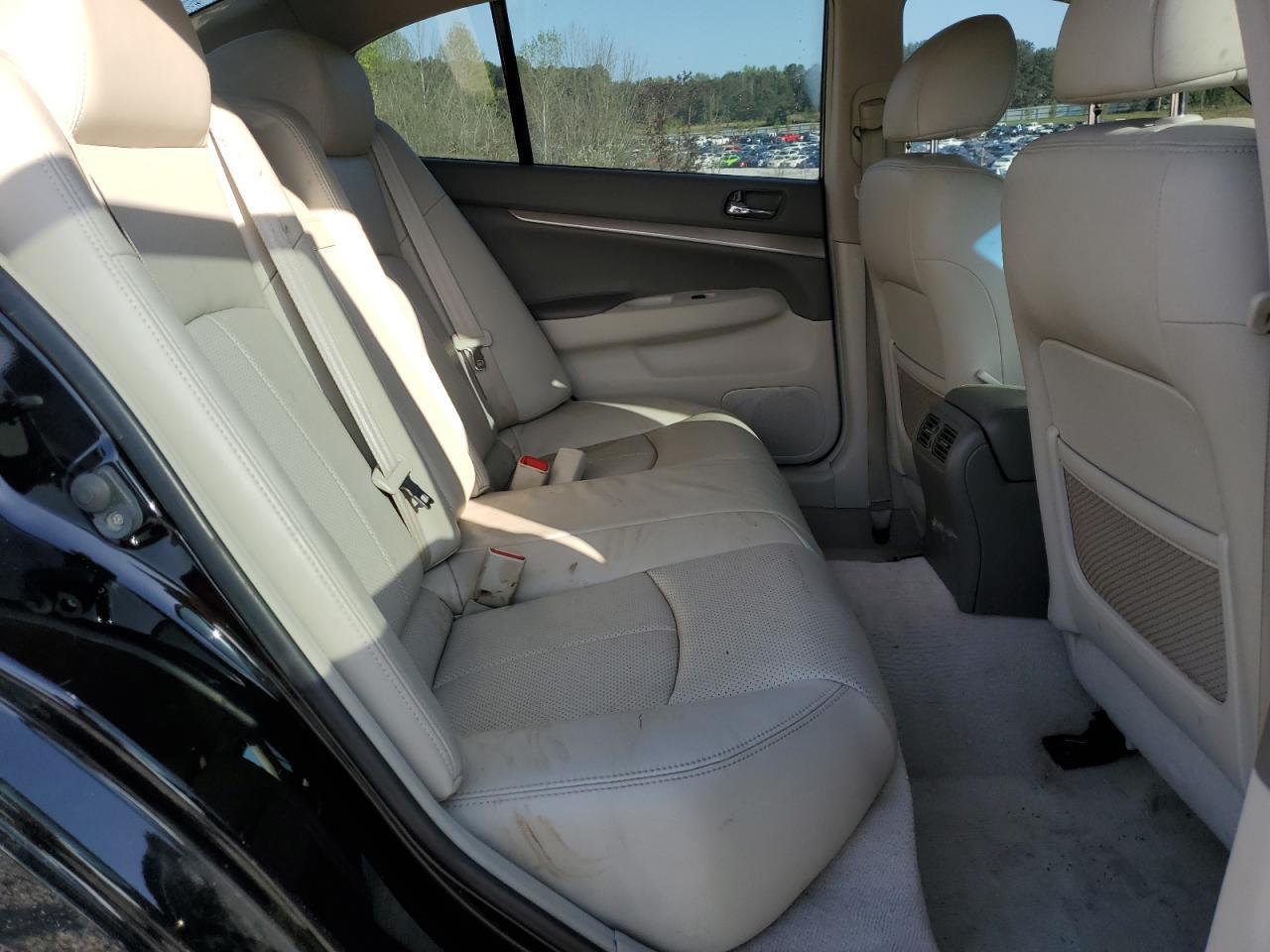 2011 INFINITI G37