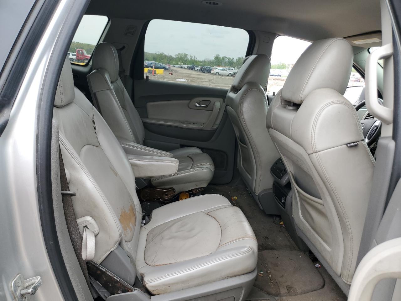 2010 CHEVROLET TRAVERSE