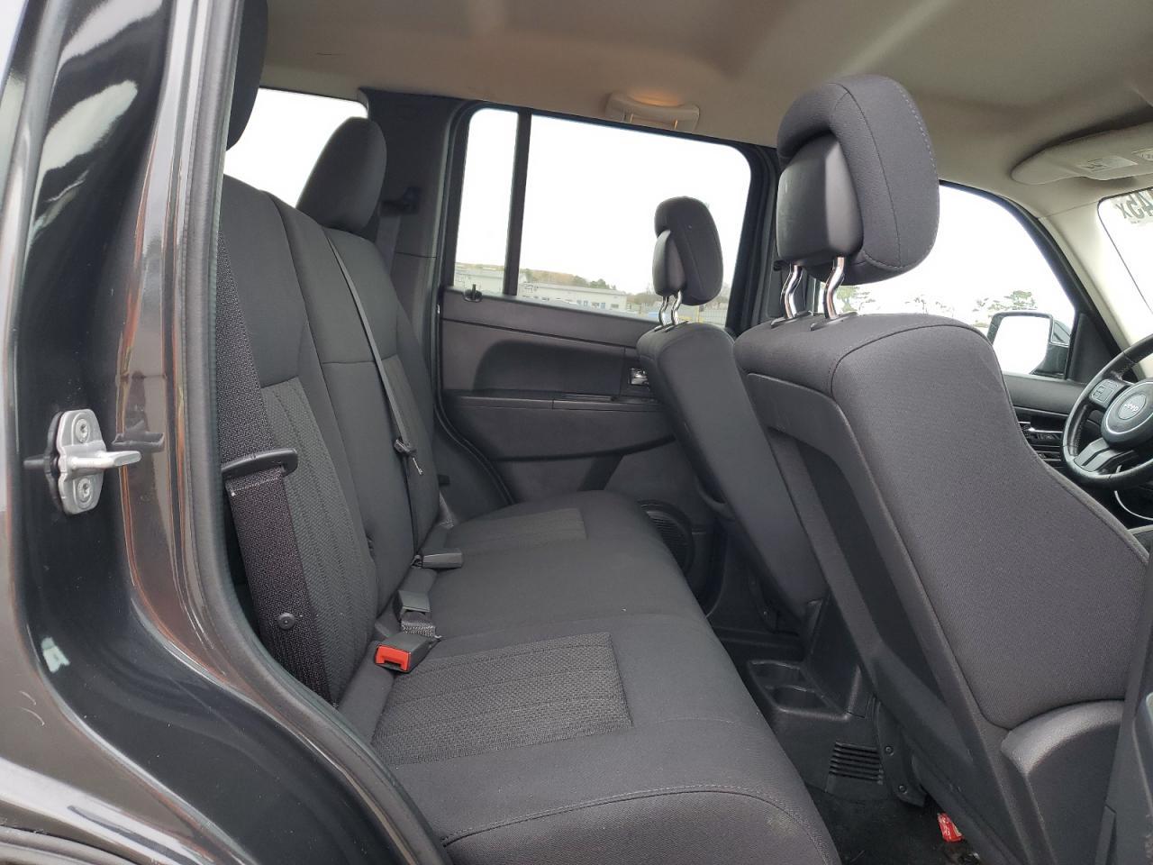 2011 JEEP Liberty