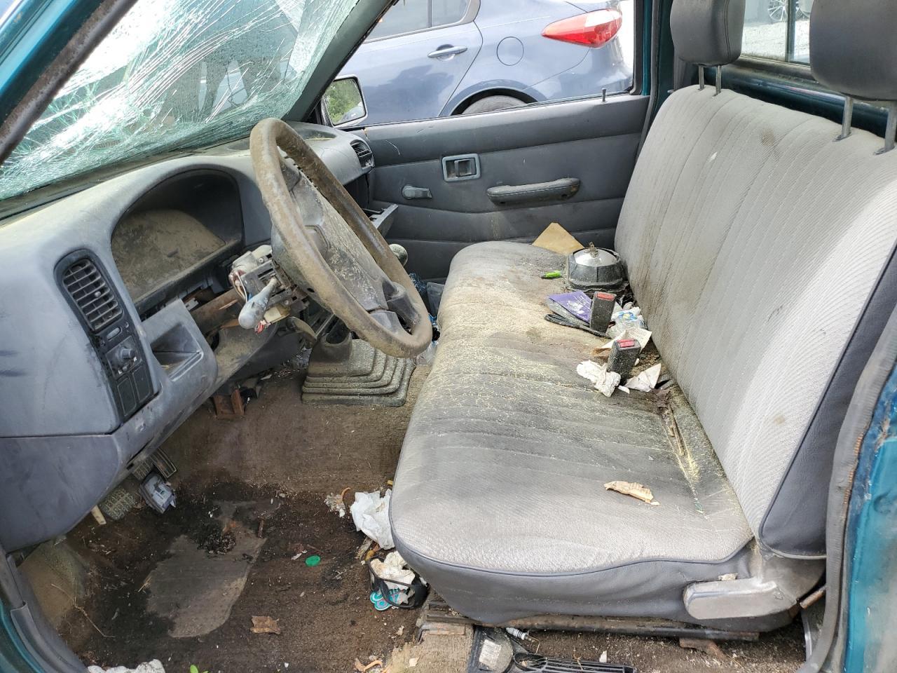 1995 NISSAN Navara