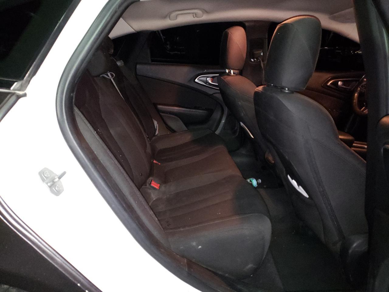 2015 CHRYSLER 200