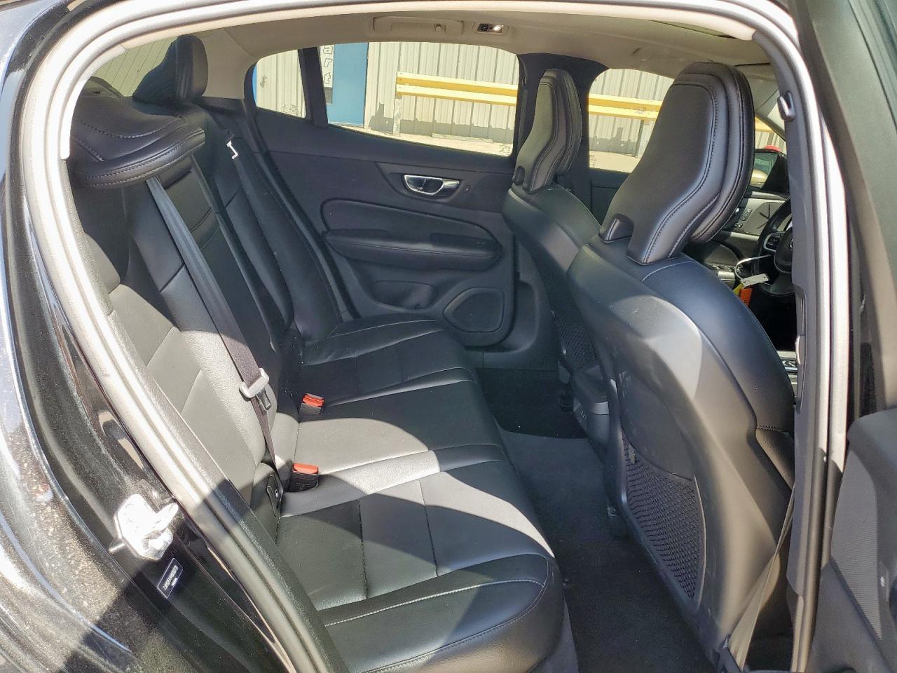 2021 VOLVO S60