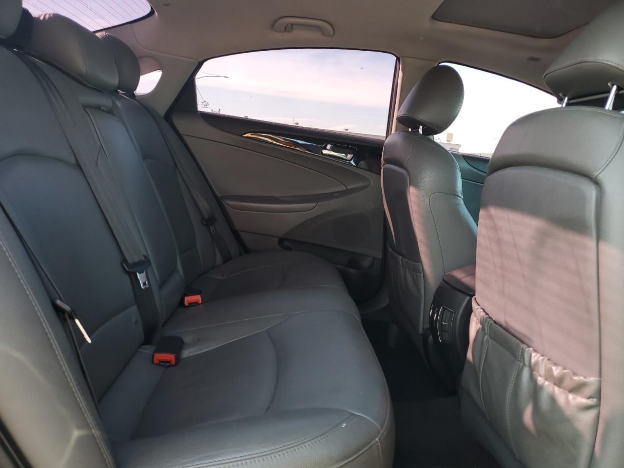 2011 HYUNDAI SONATA