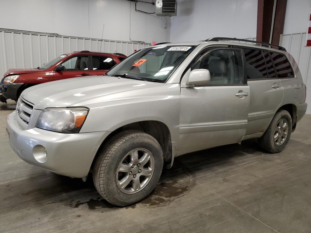 2004 TOYOTA HIGHLANDER