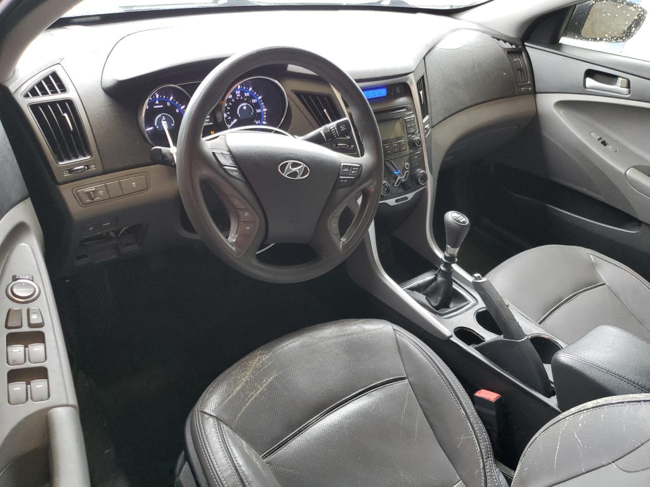 2011 HYUNDAI SONATA