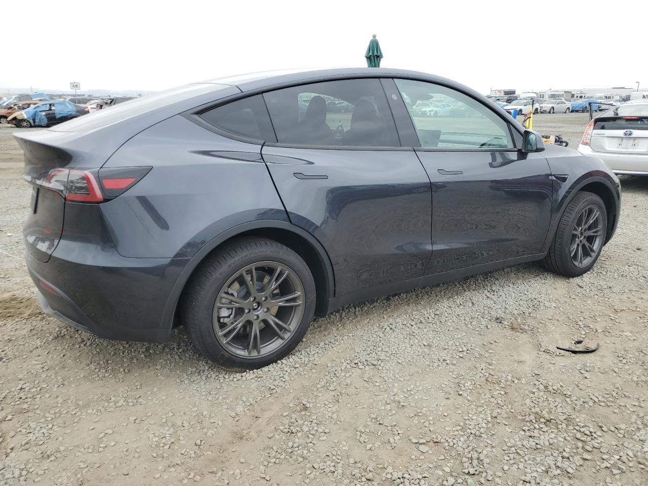 2024 TESLA MODEL Y