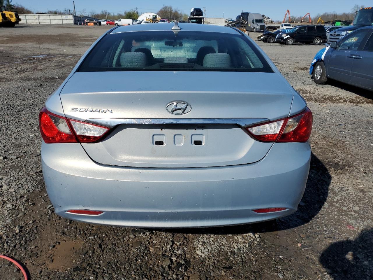 2011 HYUNDAI SONATA