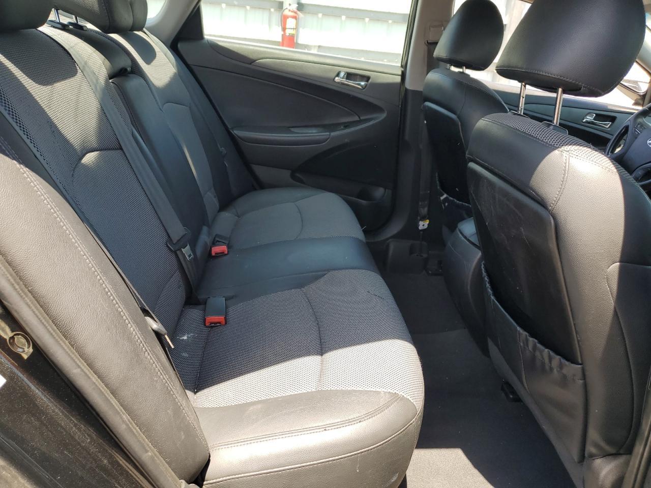 2011 HYUNDAI SONATA
