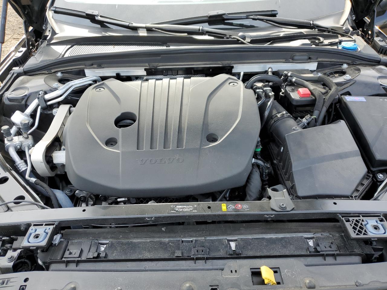 2024 VOLVO V60