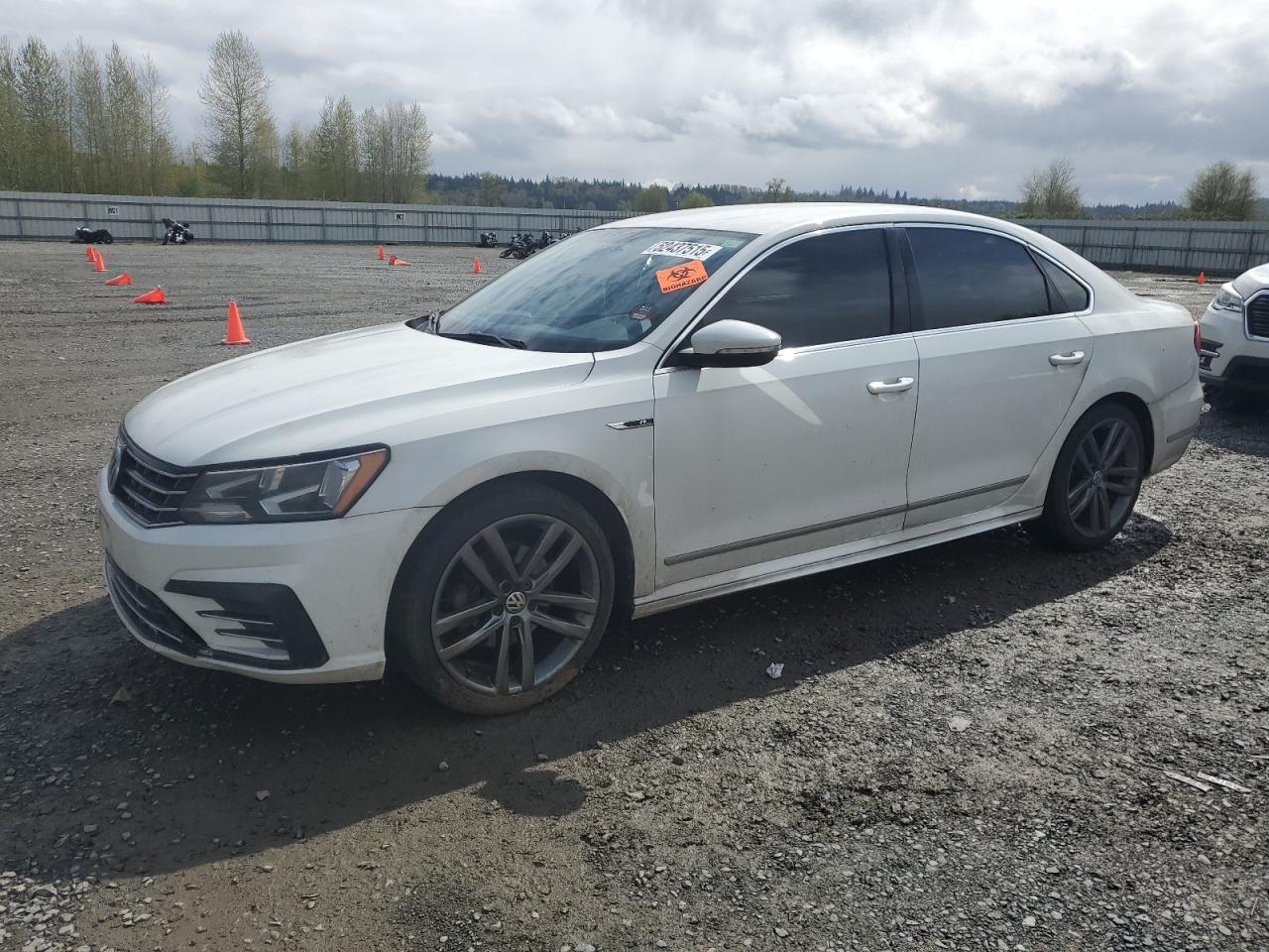 2017 VOLKSWAGEN Passat