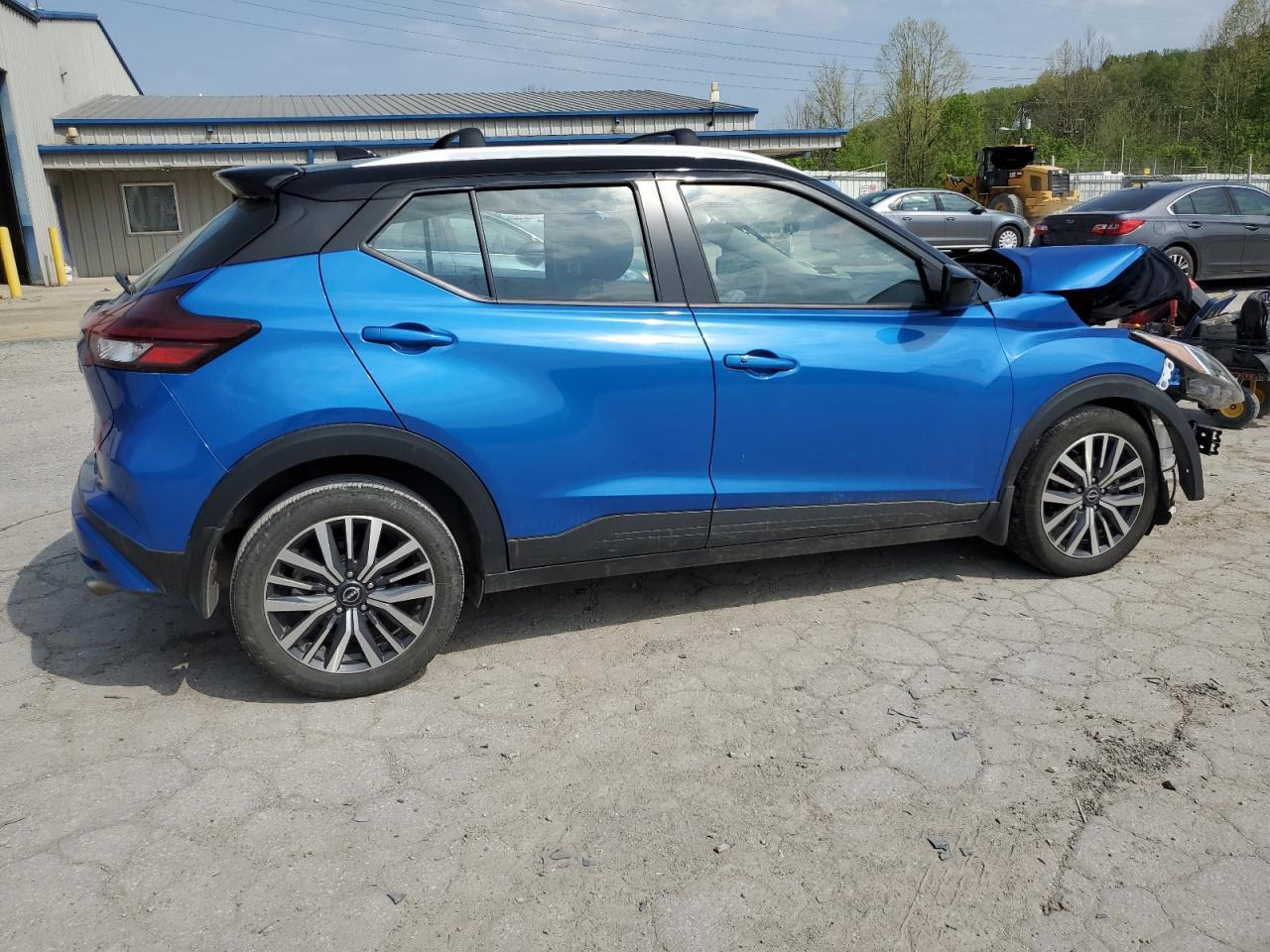 2023 NISSAN KICKS