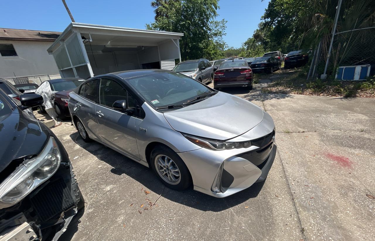 2017 TOYOTA PRIUS