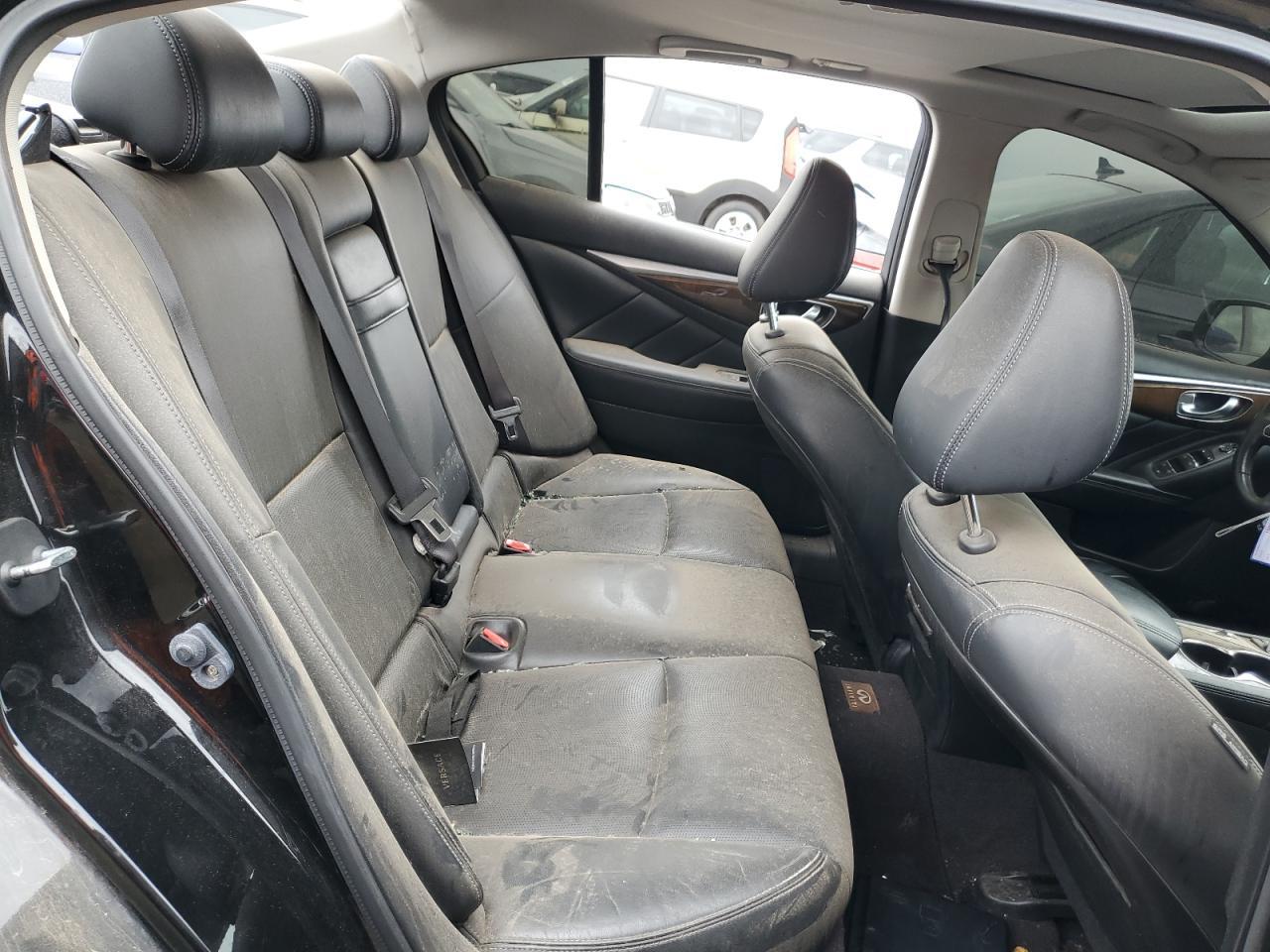 2015 INFINITI Q50