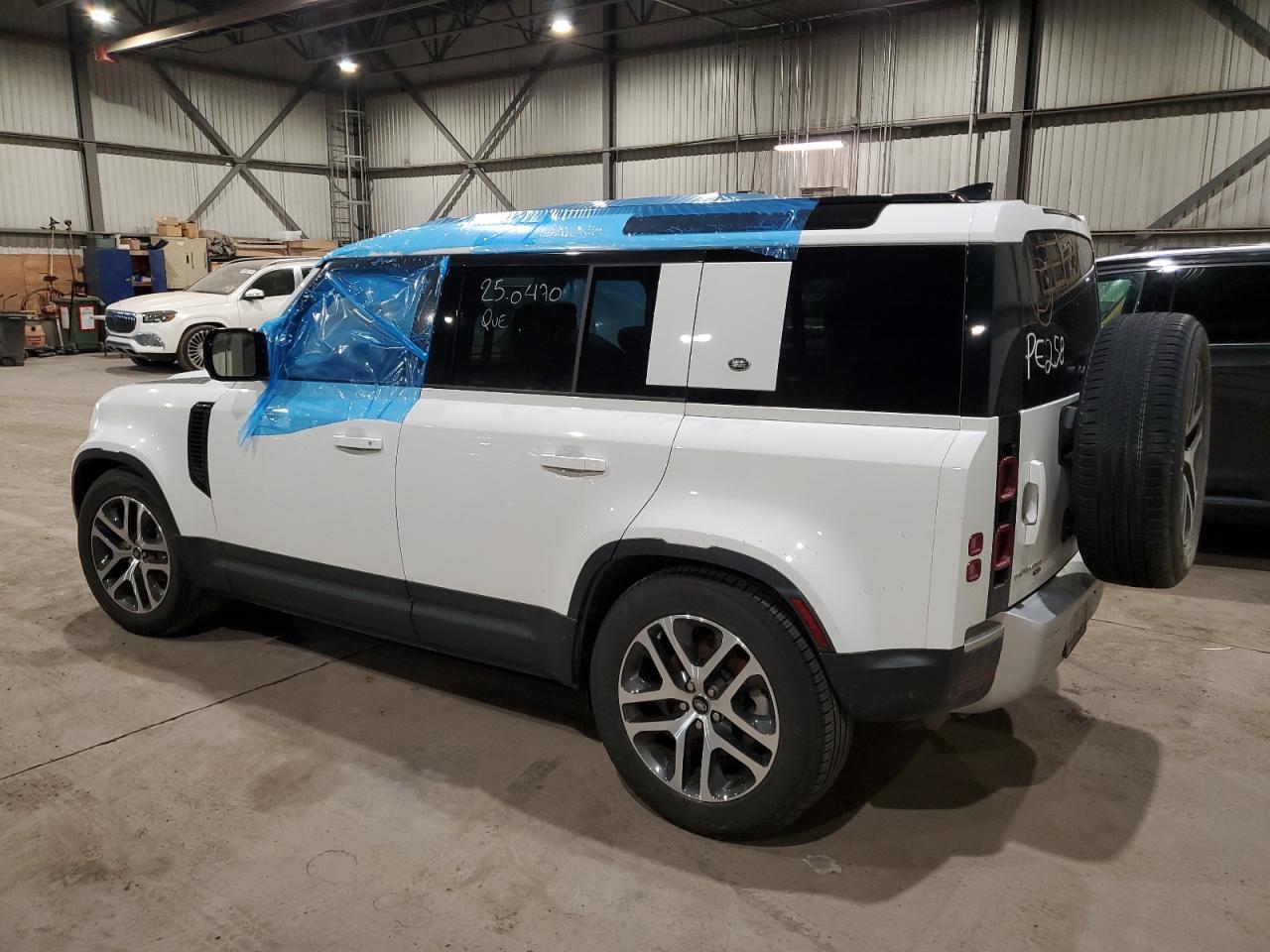 2023 LAND ROVER Defender
