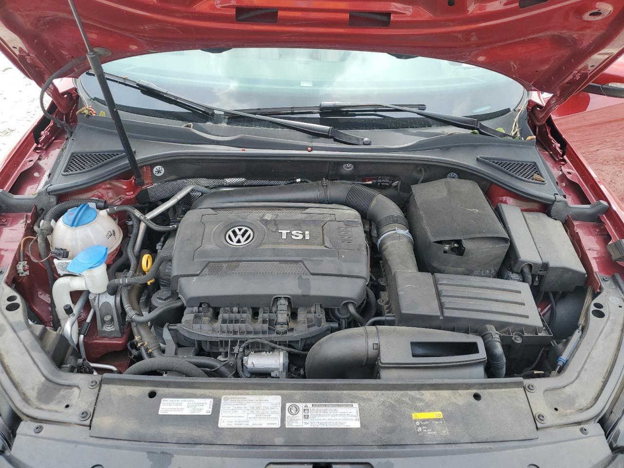 2017 VOLKSWAGEN Passat